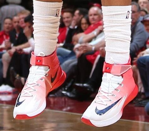 It was just led screens. Bradley Beal nike hyper revs | Super héroe, Heroe