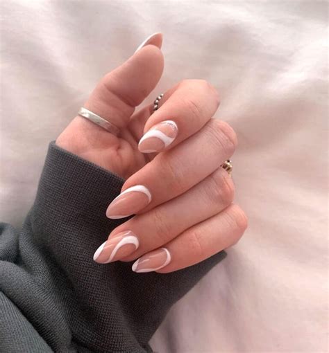 20 Fashionable Almond Nails For 2021