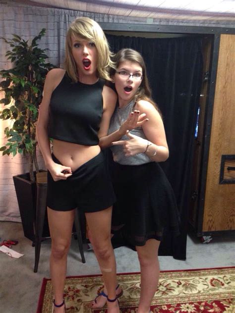 Taylor Swift Exposes Her Belly Button In Fan Photo Internet Explodes