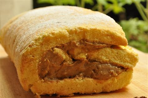 Mettere nel boccale del bimby 100g di zucchero e 1/2 misurino di caffè solubile, impostare il bimby a velocità turbo per 5 secondi. Crema al caffè Bimby TM31 | TM5
