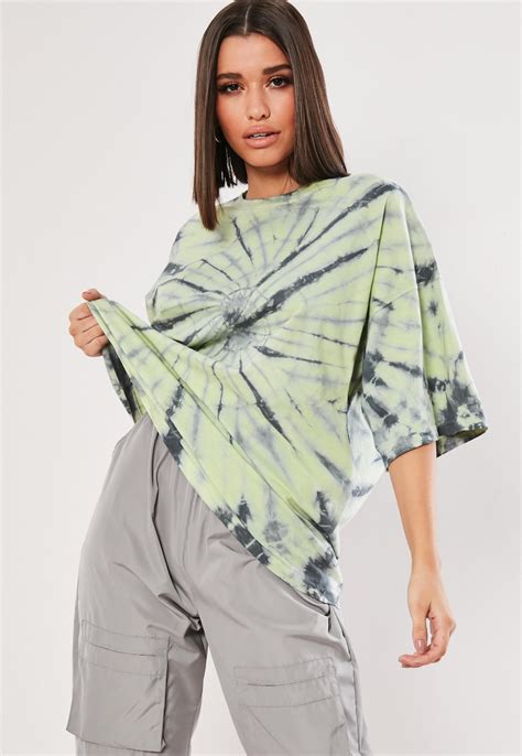 Lime Tie Dye Oversized T Shirt Missguided In 2020 With Images Tie Dye Outfits Oversized