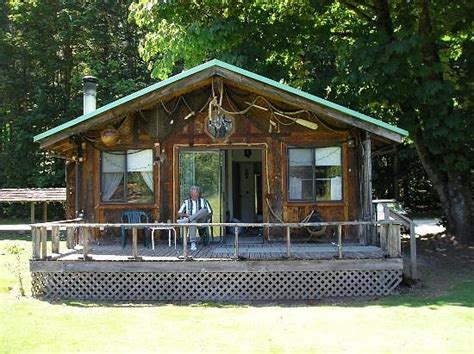 This fully enclosed cabin provides space for up to also, start early enough in the day to have enough sunlight to navigate to the shelter. Glacier Peak Resort & Eatery - Reviews & Photos (Rockport ...