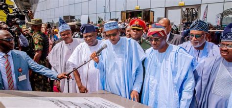 Six each for the three. President Buhari Unveils Airport Road, Oshodi Transport ...