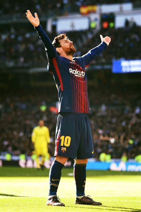 تحدث الكاميروني صامويل إيتو لاعب برشلونة السابق، عن علاقته مع ليونيل ميسي في برشلونة، عندما كان الثنائي مع النادي الكتالوني. أخبار ميسي اليوم عن تحطيم البرغوث لرقم مولر القياسى ...