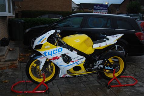 Track bike suzuki gsxr 1000r + trailer. SUZUKI GSXR 1000 K4 TRACK BIKE
