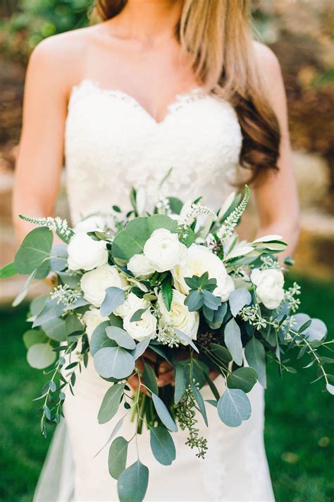 Organic Bouquet With Textured Greens A Signature Wedding 1000