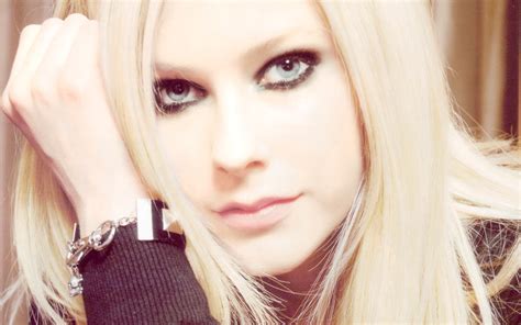 Avril Lavigne Avril Lavigne Wallpaper 31810119 Fanpop