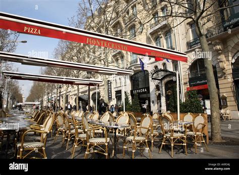 Cafe On Champs Elysees Hi Res Stock Photography And Images Alamy