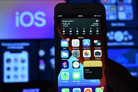 The stocks app will have new spark line thumbnail images showing the historical price movements of stocks and indexes tracked by users. Apple onthult iOS 14: nieuw beginscherm met mini-apps