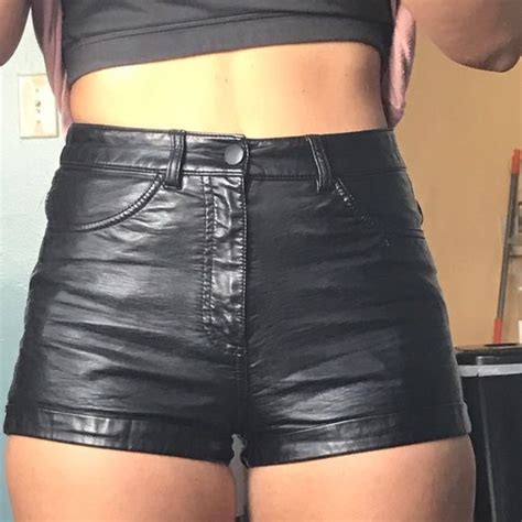 High Waist Leather Excellent Condition High Waist Leather Looking Shorts Forever Kurze Hose