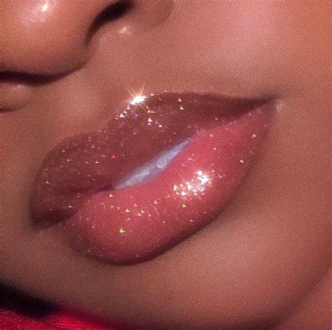 Pin By 𝒞𝒽𝒾𝓁𝒹 𝑜𝒻 𝒯𝓊𝓅𝒶𝒸 🌹 On V I B E S In 2020 Lips Aesthetic Look