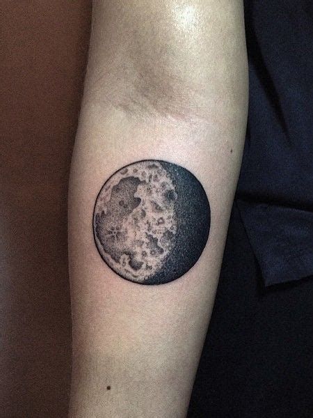 Share 75 Waxing Gibbous Moon Tattoo Best Ineteachers