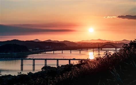 Download Wallpaper 3840x2400 River Bridge Sunset Dusk Landscape 4k