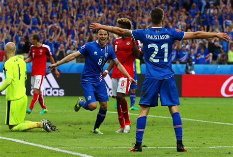 Gli ottavi di finale all'europeo sono tornati in auge dopo un oblio durato oltre mezzo secolo: Europei, Islanda agli ottavi e nella storia. Passa anche ...