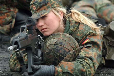 German Army Bundeswehr Recruit Training With Hk G36 Military Girl Army Women Military Women