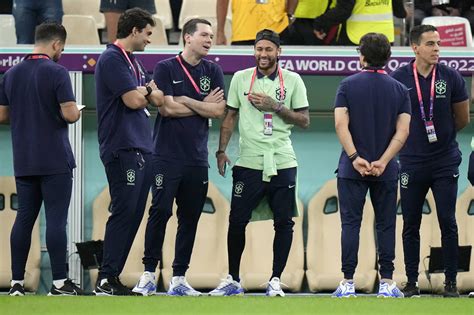 neymar joins teammates to watch brazil s game at world cup seattle sports