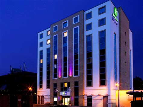 Holiday Inn Express Hotel London Watford Junction