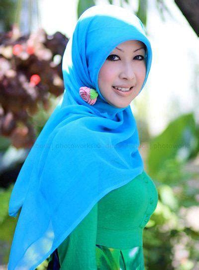 Generasi Bokep Jilbab Ketat Tante Muda Berdada Super Montok Hot