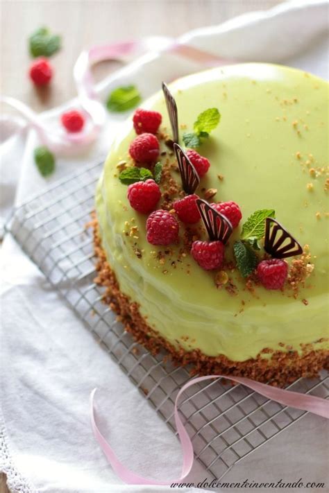 Torta ricotta, pistacchio, crema al mascarpone e glassa a specchio. Torta moderna al pistacchio, vaniglia e lampone | Torte ...