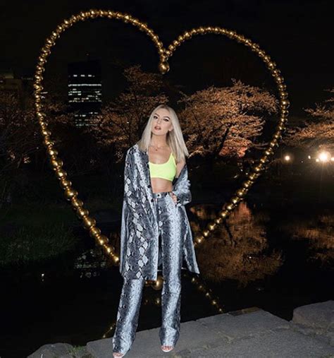 perrie edwards instagram little mix babe strips to bra for sizzling body reveal daily star