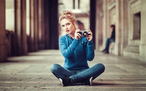 Women Lods Franck Depth Of Field Blonde Sitting Camera Model