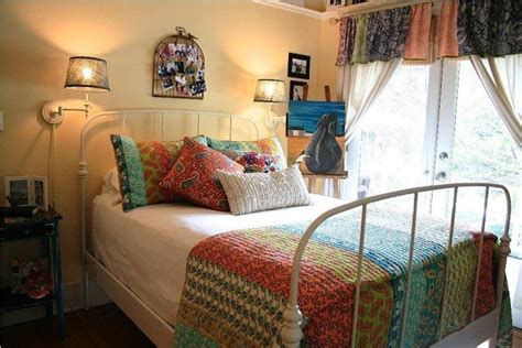 Bohemian Bedroom Theme Reflects Some Eccentric Mix