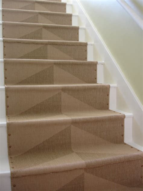 Did you know that you can also use everyday laundry detergent as a carpet cleaner? Berber carpet runner for stairs - affordable helper, that ...