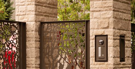 Modern Exterior Veneer Stone Home Driveway Gate Design