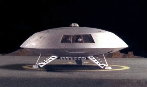 However, once the jupiter 2 crashes on the planet and we get caught up in the time travel older will robinson. Click this image to show the full-size version. | Lost in ...