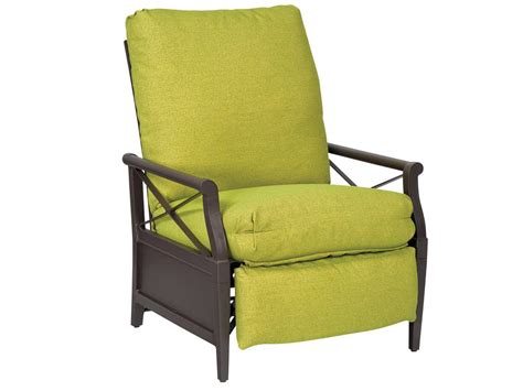 Recliner chair is a comfortable and popular seating option for many american living rooms. Woodard Glade Isle Recliner Replacement Cushions | 1T0435CH