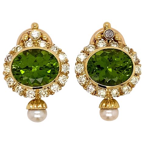 Karat Yellow Gold Pair Of Earrings With Peridot And Diamonds For