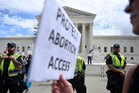 La Cour Suprême Américaine Maintient Temporairement Laccès à La Pilule Abortive