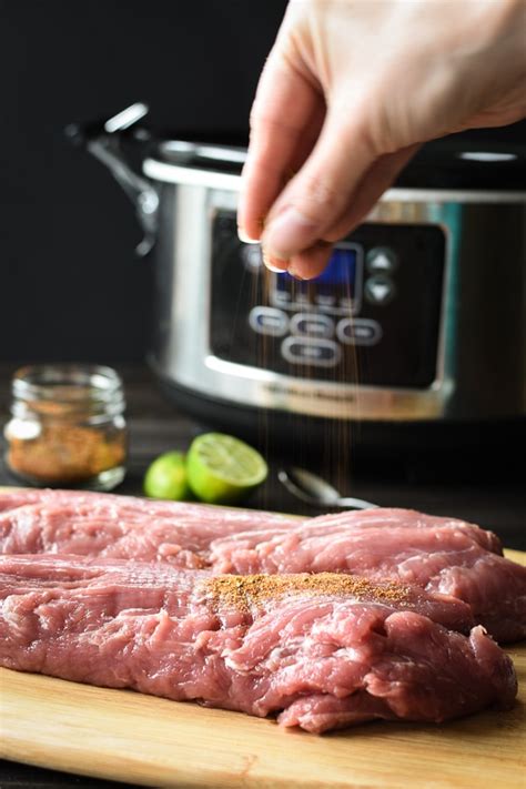 I love the smell of something tasty filling up the kitchen. 21 Day Fix Southwestern Pulled Pork Tenderloin {Instant Pot | Slow Cooker} | The Foodie and The Fix