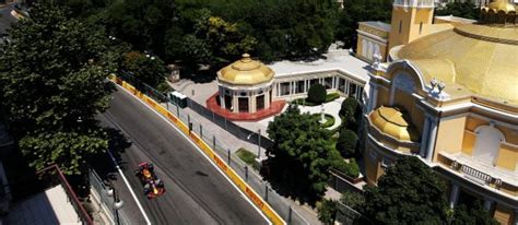 Championship leader max verstappen suffered an early setback after crashing out of third practice, the final free practice session ahead of qualifying for the azerbaijan grand prix. VT1: Verstappen het snelst, Pérez crasht in Bakoe ...