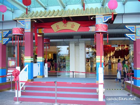 Located in bayan lepas, it was opened to the public in 2006. CNY Deco At Queensbay Mall Penang | Isaactan.net
