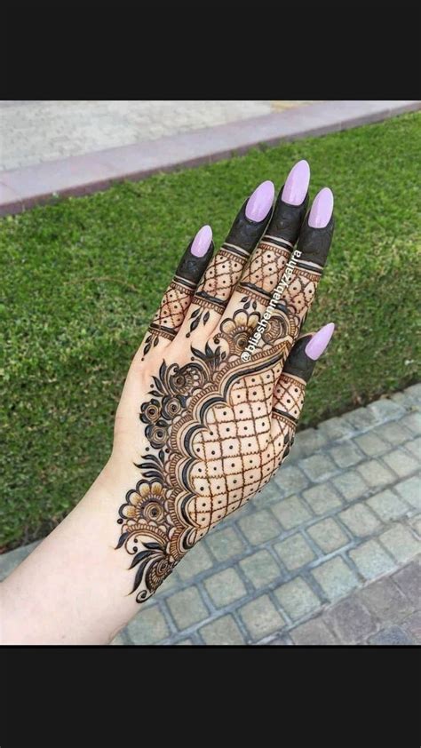 Beautiful Henna Designs For Your Mehendi Photoshoot 📸🌸🌸 Credit Blisshennabyzahra Short Mehndi