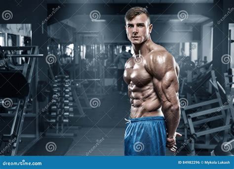 L Uomo Muscolare Sexy In Palestra Addominale A Forma Di Mostrante Muscles ABS Nudo Maschio Del