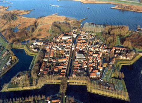 Als het gaat om het formaat legt nieuwpoort het af tegen alle andere vestingsteden. Nieuwpoort - JohnOoms.nl