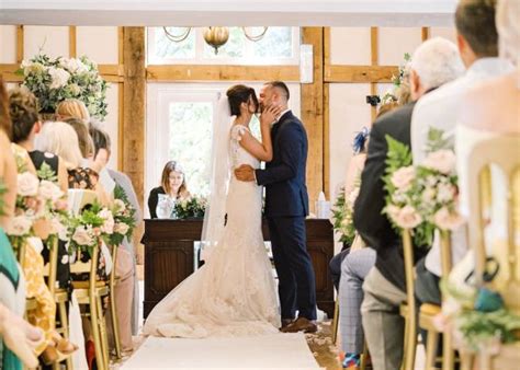Vaulty Manor Wedding Venue Essex Guides For Brides