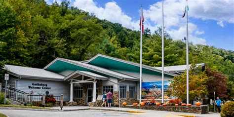 Smoky Mountain Visitor Centers Hours Information And Locations