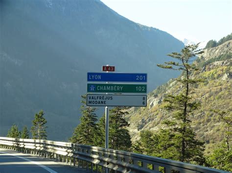 The fréjus road tunnel is a tunnel that connects france and italy. Nos aventures en camping-car: Du tunnel du Fréjus à la maison