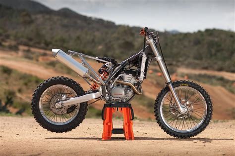 By using cfd technology (computational fluid dynamics) and a smart coolant circuit routing, the innovative system ensures optimum engine temperature for the highest. 2014 KTM 350 EXC-F SIX DAYS Gallery 543287 | Top Speed