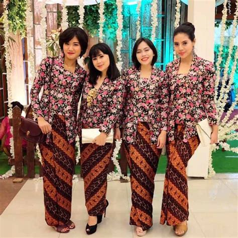 10 pakaian adat jawa tengah, lengkap beserta gambar. 30+ Model Kebaya Terbaru (MODERN, BROKAT, KOMBINASI)