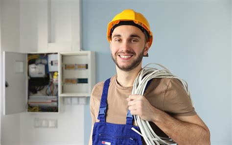 Electrician Trade Schools 2023 Career Guide And Schools Near You