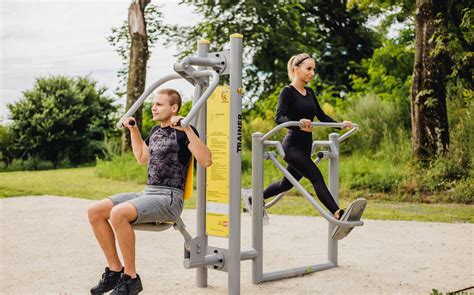 Outdoor Calisthenics Gym Equipment Tutorial Pics