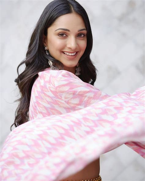 Kiara Advani New Latest Hd Photos Vinaya Vidheya Rama Kabir Singh