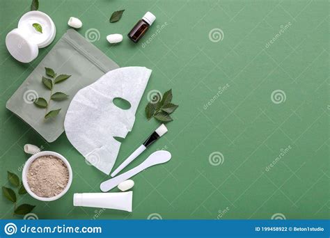 Fabric Cosmetic Face Mask With Set Of Cosmetics Clay Mask Spatula And