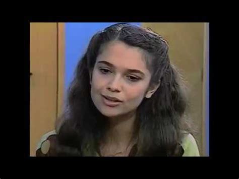 Em prêmio, sandra annenberg usa vestido criado por jovem com autismo. Sandra Annenberg em Cortina de Vidro - SBT (1989) - YouTube