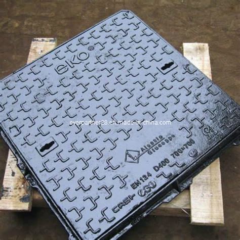 En124 D400 Ductile Iron Casting Sewer Manhole Cover Frame With Lock China Manhole Frame And