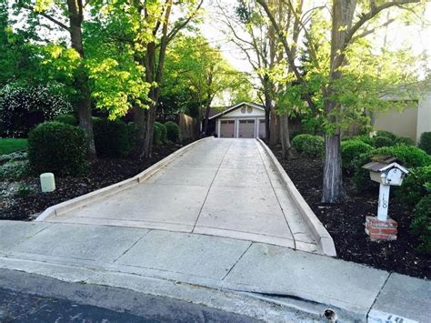 20 Best Driveway Ideas And Designs On A Budget With Pictures 2022